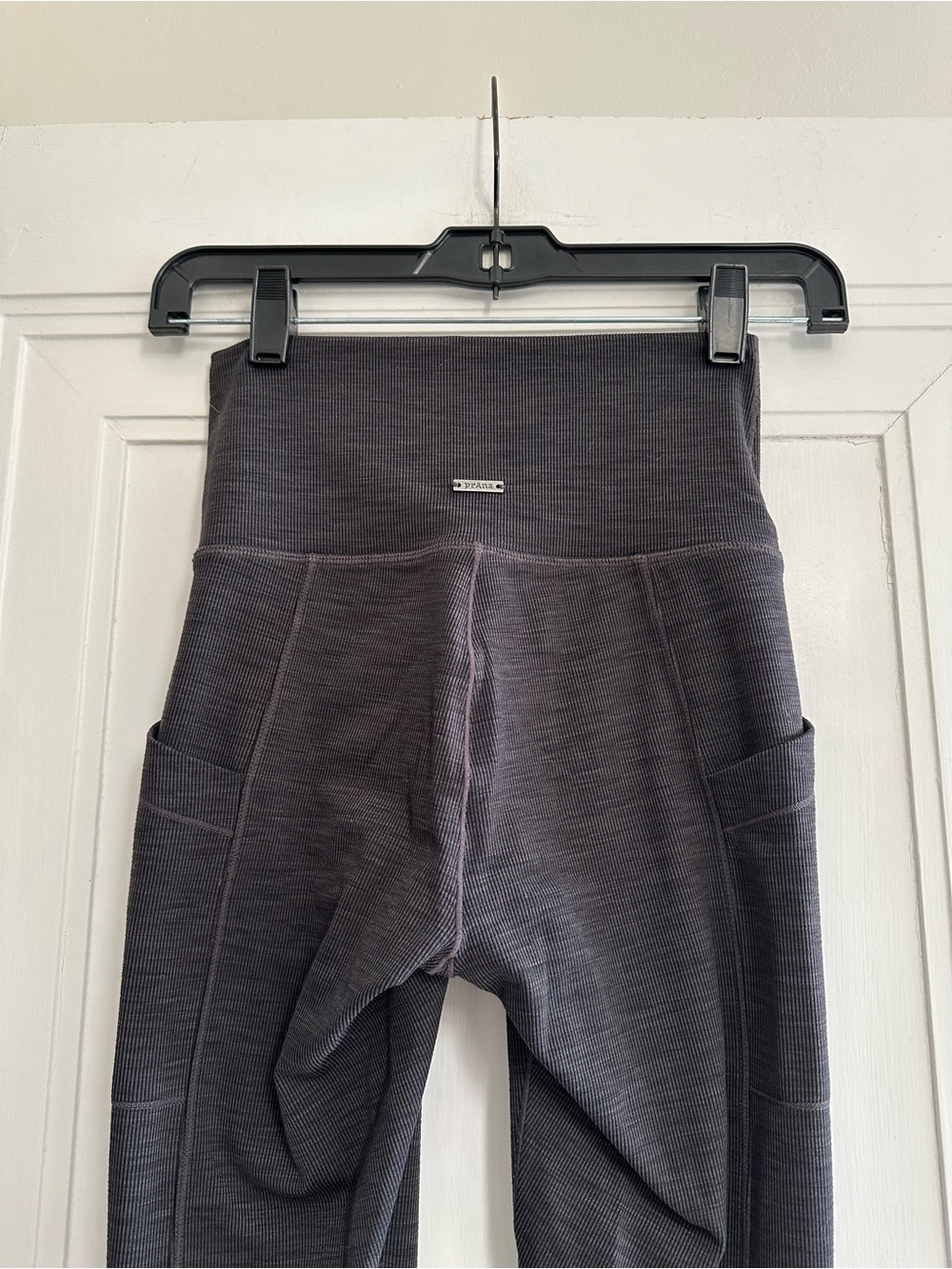 Prana High-Waist Micro-Ribbed Charcoal Gray Leggings with Side Pockets - XS - Picture 5 of 10